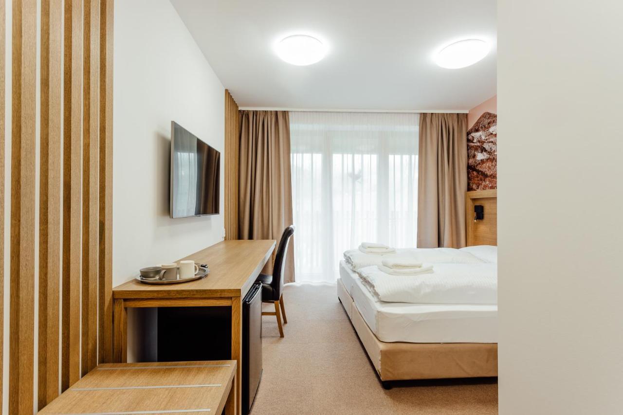 Apartmány Humno Valča Exterior foto